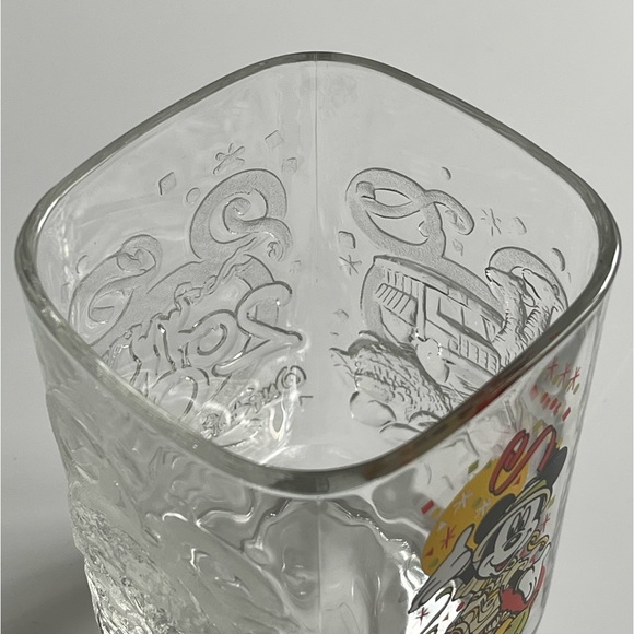 Mickey Mouse Walt Disney World 💥Magic Kingdom 2000 💥Square Glass Vintage - Picture 3 of 10